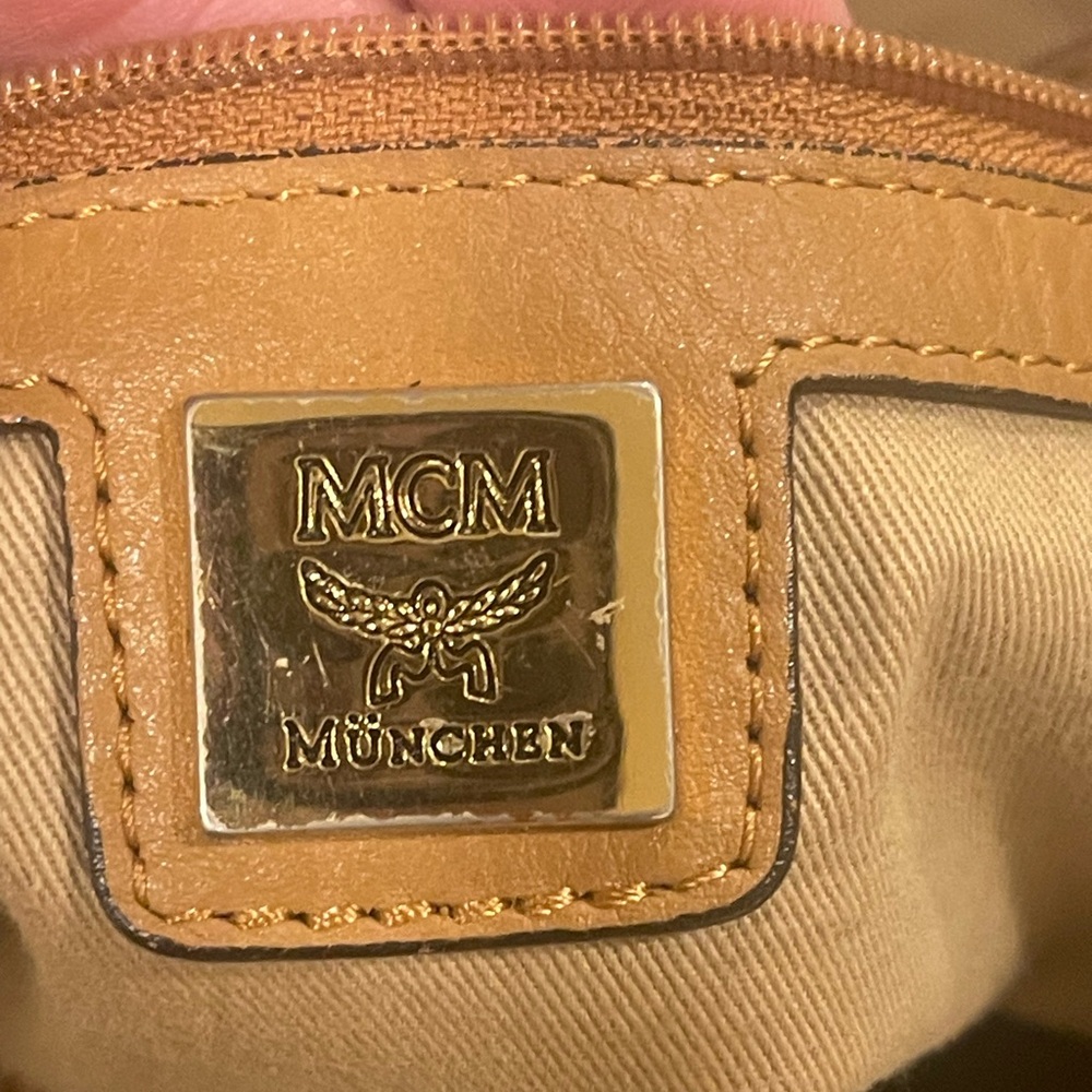 MCM Aren Hobo bag in Visetos Cognac Logo with adjustable Shoulder Bag tarnished - Picture 5 of 10